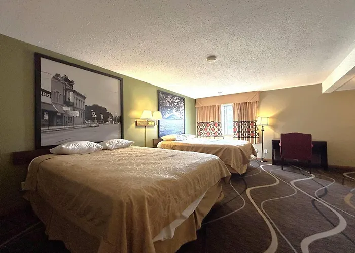 Super 8 By Wyndham Normal Bloomington