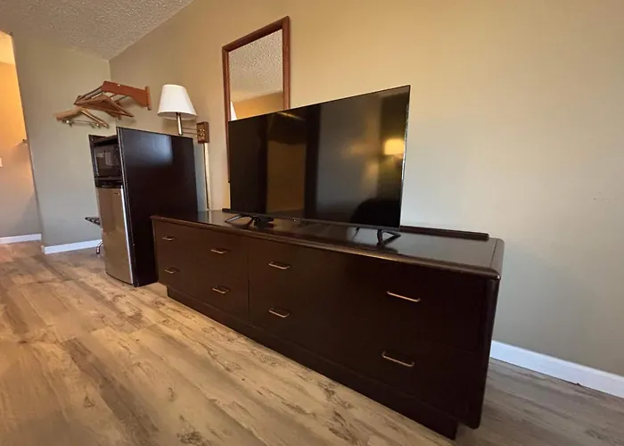 Super 8 By Wyndham Normal Bloomington